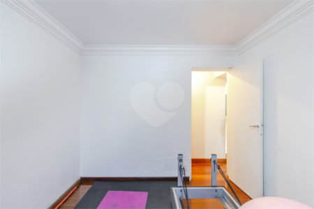 Apartamento à venda com 4 quartos, sendo 1 suíte, em Indianópolis, São Paulo, SP