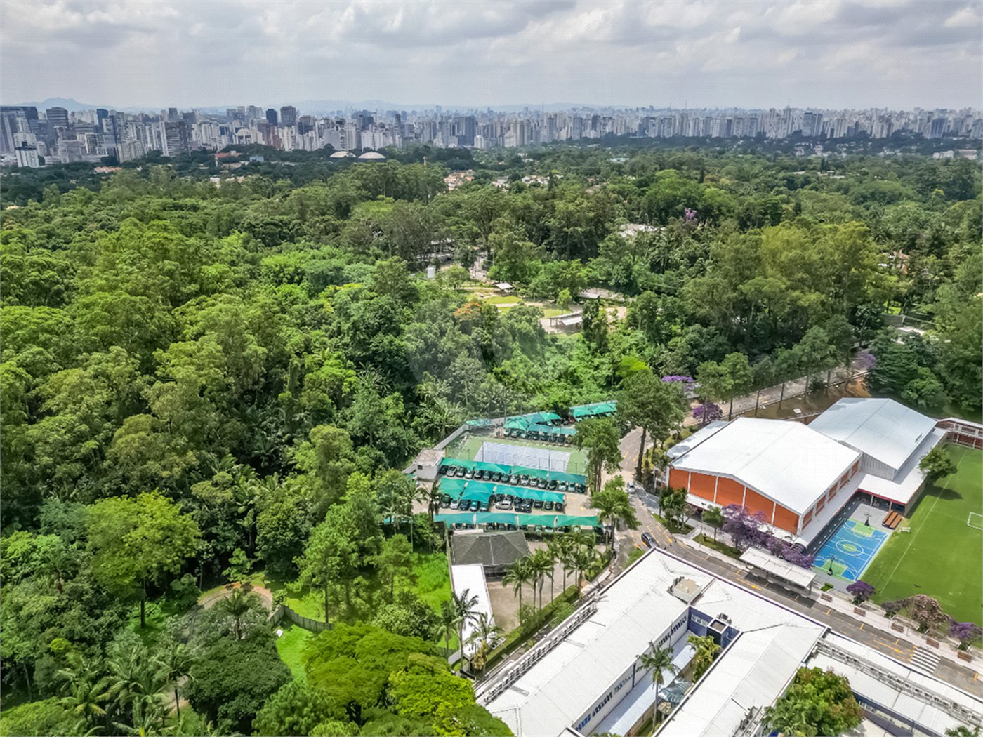 Terreno à venda no condomínio Chácara Santa Helena, São Paulo - SP