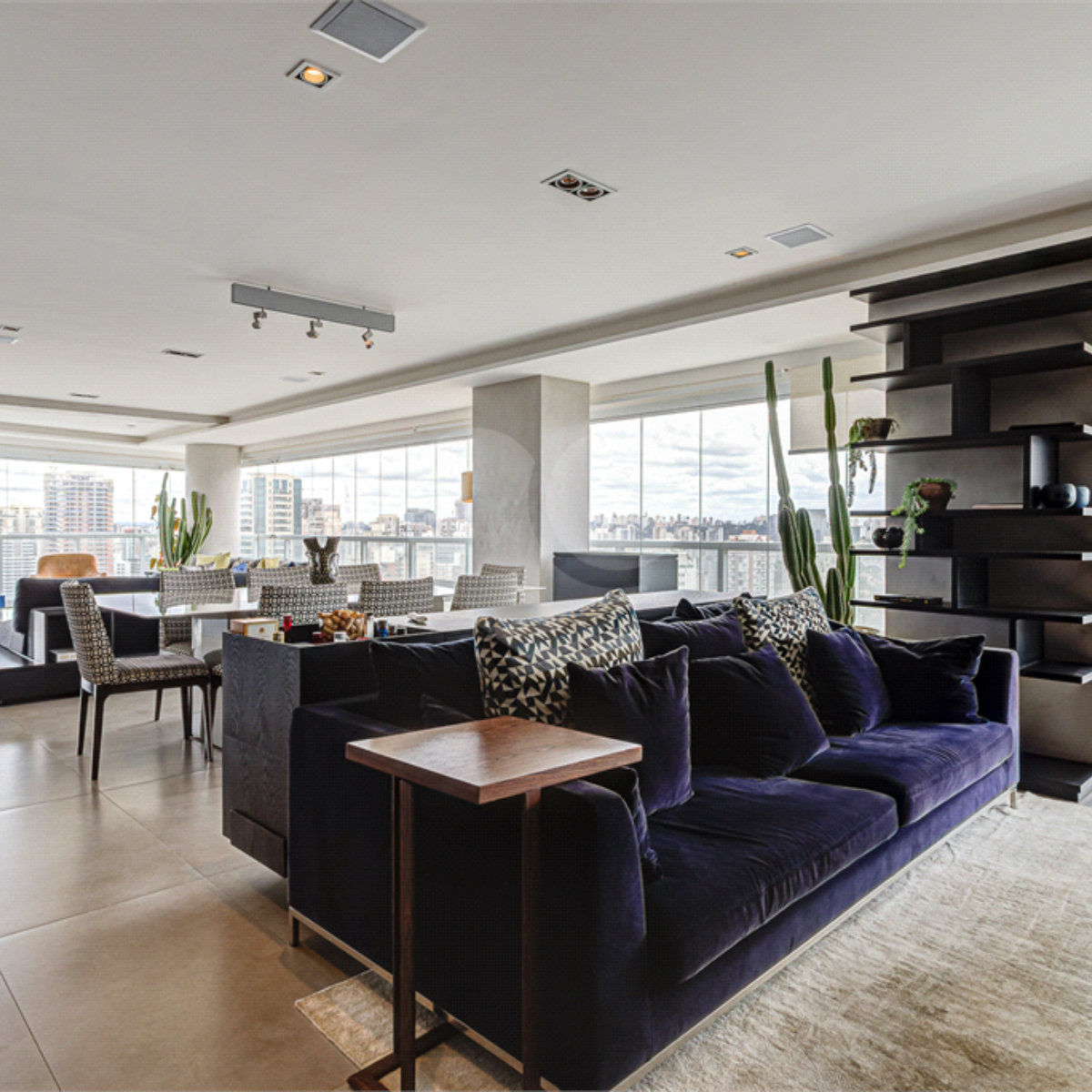 Apartamento à venda com 3 suítes em Campo Belo, São Paulo, SP