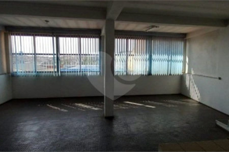 Casa à venda com 3 quartos, sendo 1 suíte, em Vila Barcelona, Sorocaba, SP