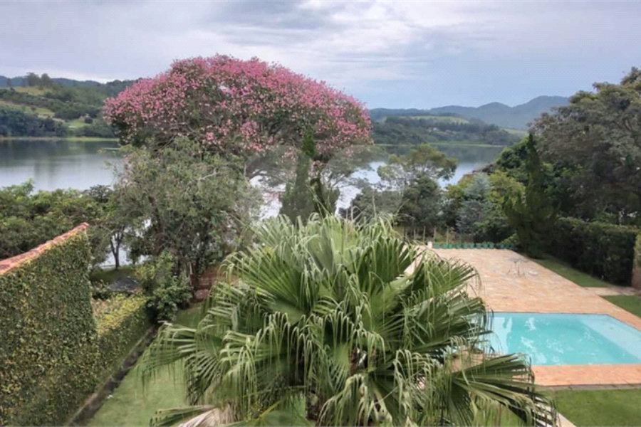 Chácara à venda com 5 quartos, sendo 2 suítes, no Centro, Piracaia, SP