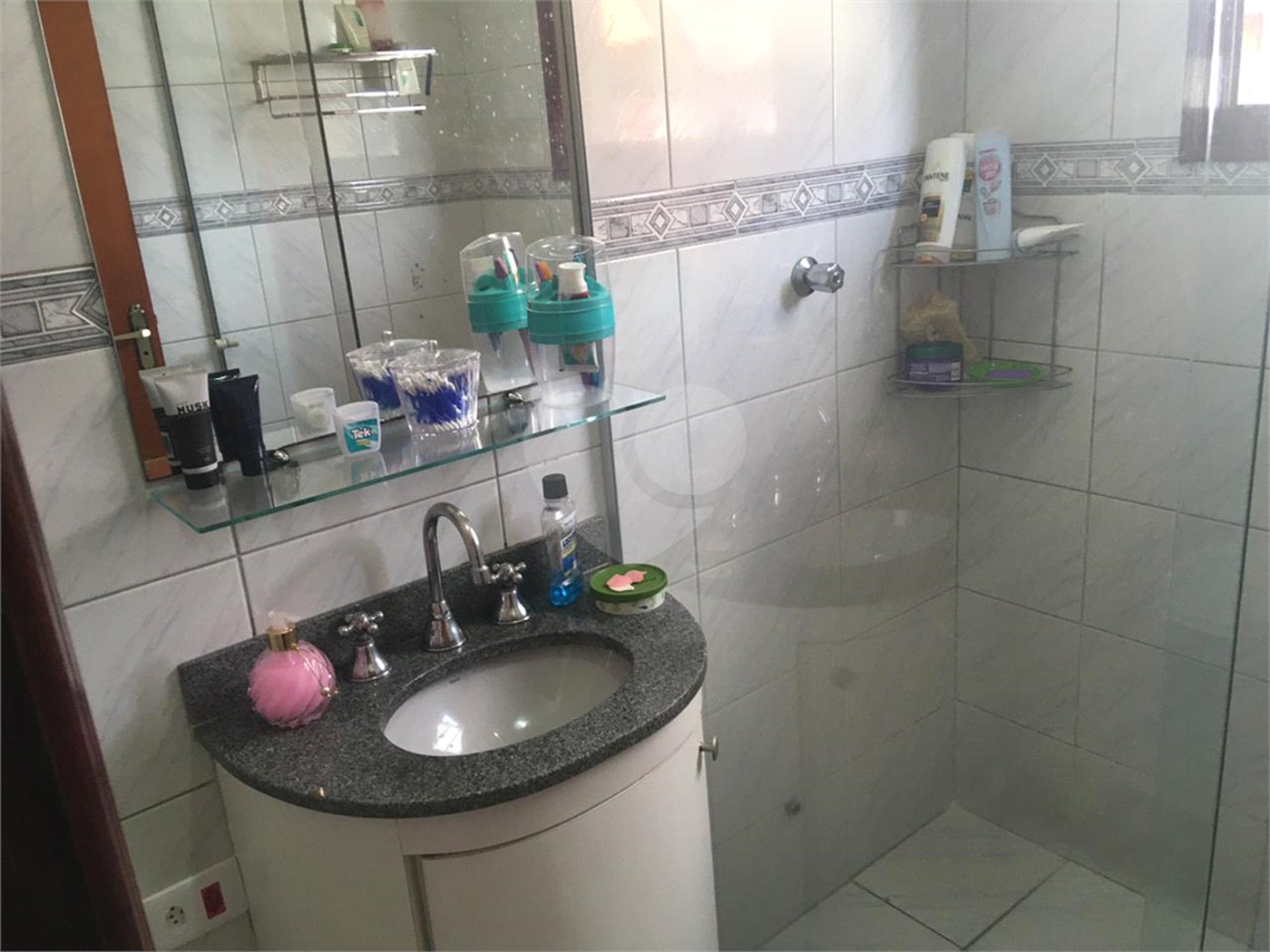 Casa à venda com 3 quartos, sendo 1 suíte, no condomínio Morada de Itapuã, São Paulo - SP