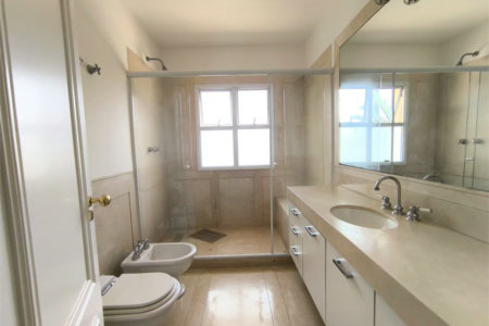 Casa à venda com 5 quartos, sendo 4 suítes, em Cidade Jardim, São Paulo, SP