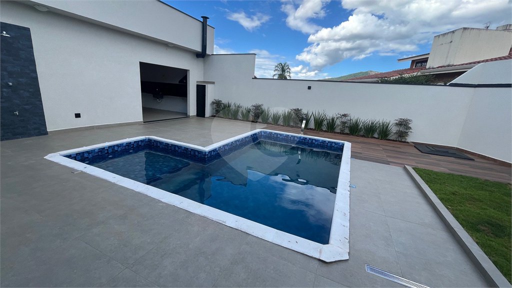 Casa Térrea à venda com 3 suítes em Nova Gardênia, Atibaia, SP