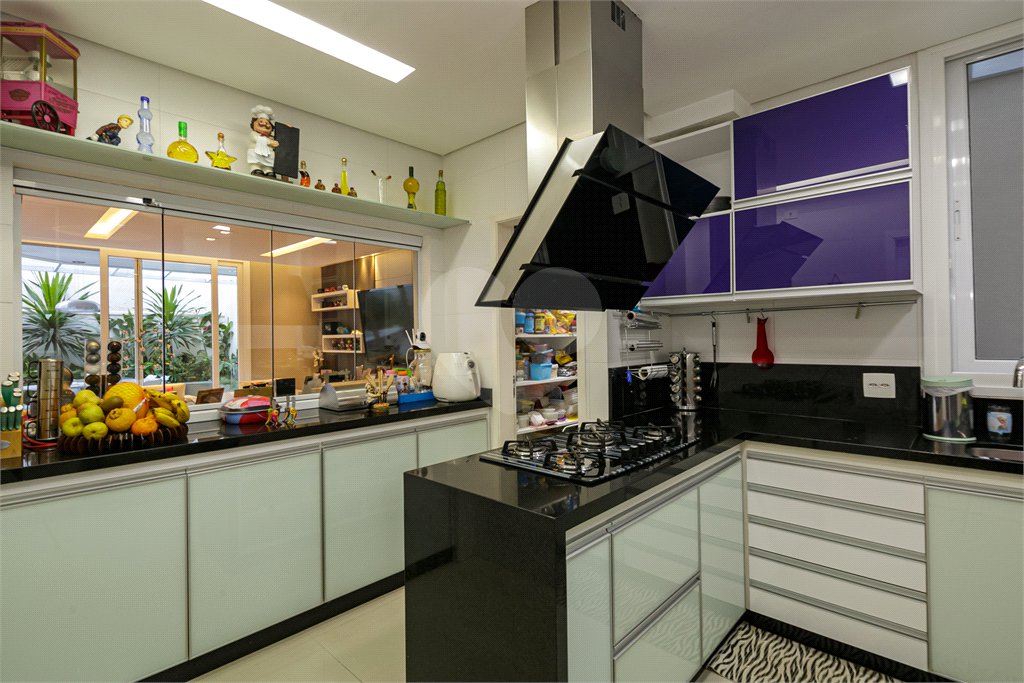 Casa à venda com 3 suítes no condomínio Modigliani, São Paulo - SP