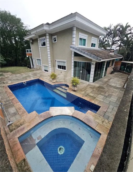 LINDA CASA PARA LOCAÇÃO COM 5 DORMITÓRIOS E PISCINA - Fernando Nobre – Cotia/SP