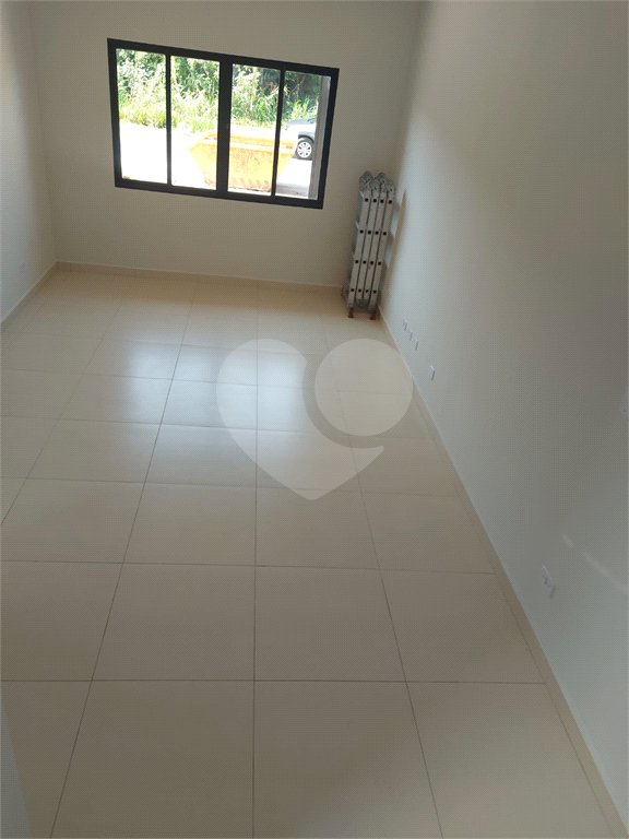 Sobrado à venda ou para alugar com 3 quartos, sendo 1 suíte, em Jardim do Lago, Atibaia, SP