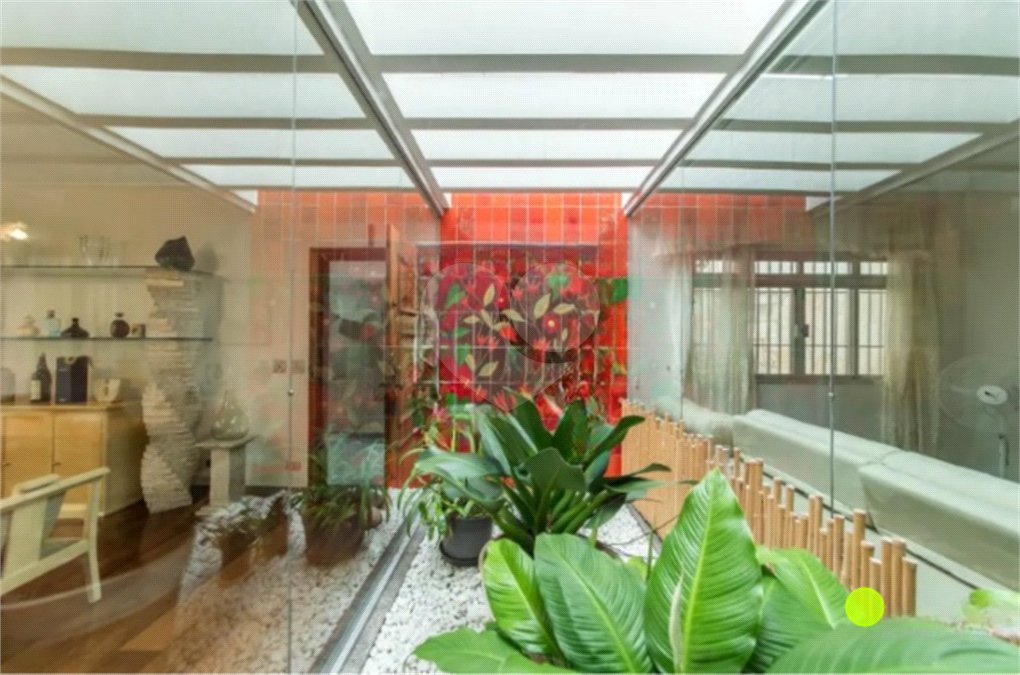 Casa à venda com 5 quartos, sendo 3 suítes, em Vila Santo Estéfano, São Paulo, SP