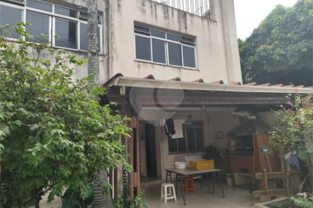 Casa à venda com 4 quartos, sendo 2 suítes, no condomínio Chácara das Rosas, São Paulo - SP