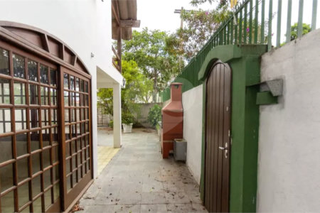 Casa à venda com 4 quartos, sendo 1 suíte, em Vila Tiradentes, São Paulo, SP