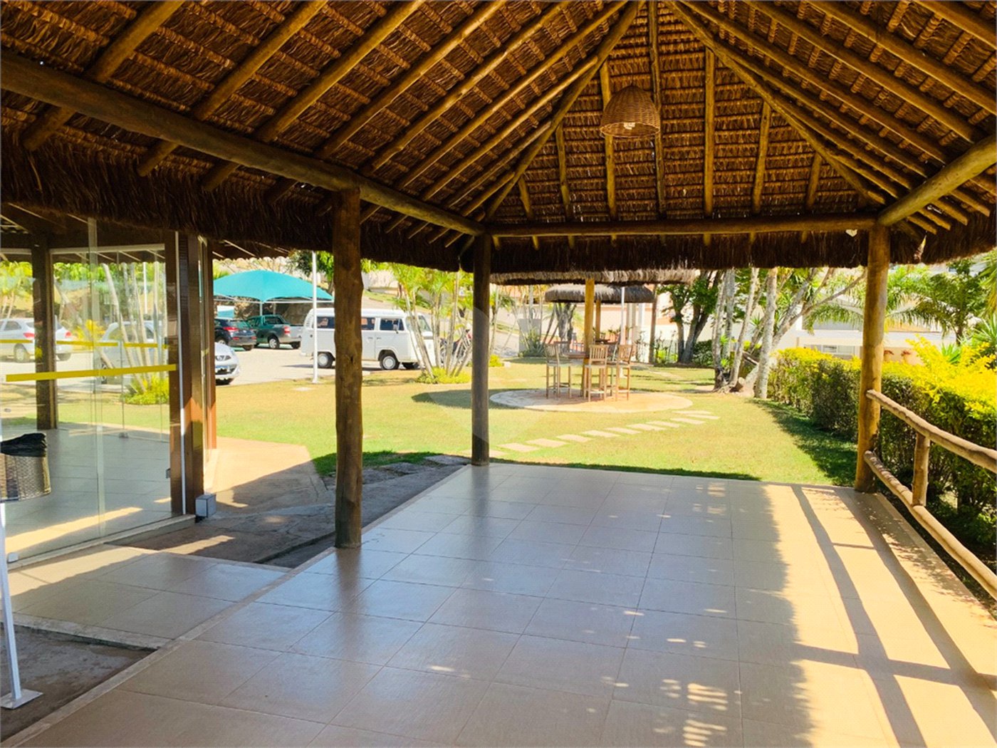 Casa à venda com 4 suítes no condomínio Osato, Atibaia - SP