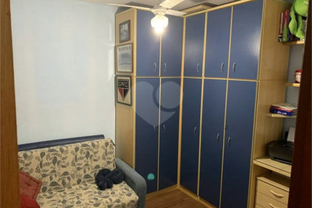Casa à venda com 3 quartos, sendo 1 suíte, no condomínio Residencial Gabriela, São Paulo - SP