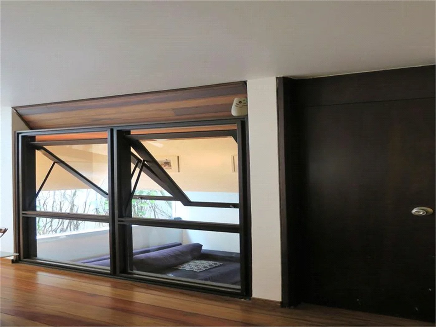 Casa à venda com 4 quartos, sendo 2 suítes,  em Jardim Leonor, São Paulo, SP