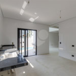 Casa à venda com 4 suítes no condomínio Reserva Robélia, São Paulo - SP