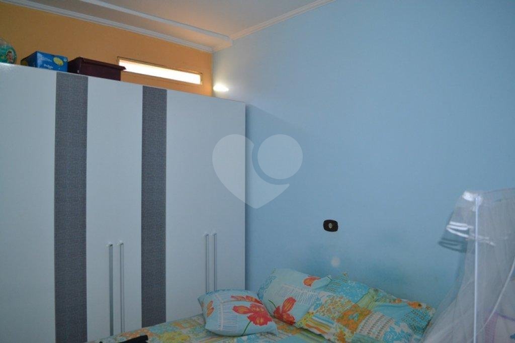 Sobrado à venda com 2 quartos em Vila Nivi, São Paulo, SP