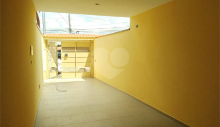 Sobrado à venda com 3 suítes em Vila Nivi, São Paulo, SP