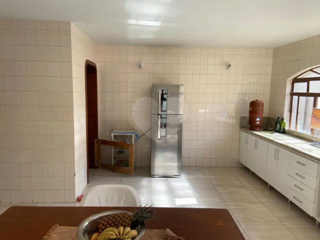 Casa à venda com 5 quartos, sendo 4 suítes,  no condomínio Vilarejo Estoril, Mairiporã - SP