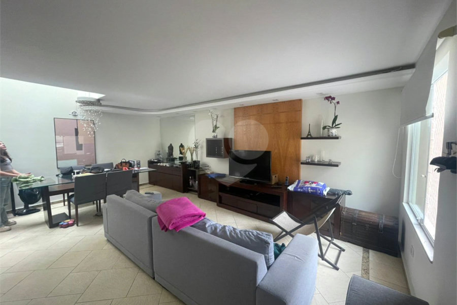 Casa à venda com 4 quartos, sendo 2 suítes, no condomínio Narandiba 23, São Paulo - SP