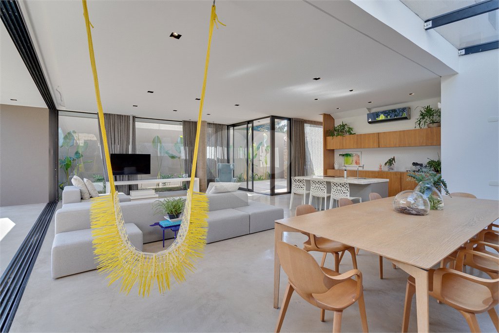 Casa de Vila à venda com 3 suítes em Granja Julieta, São Paulo, SP