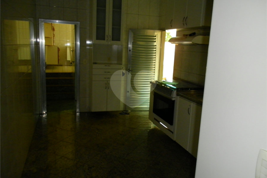 Sobrado à venda com 4 quartos em Vila Maria, São Paulo, SP