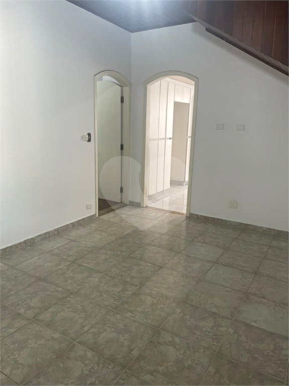 Sobrado à venda com 6 quartos, sendo 3 suítes,  em Dos Casa, São Bernardo do Campo, SP