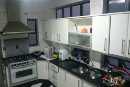Sobrado à venda com 5 quartos, sendo 2 suítes, em Brooklin Paulista, São Paulo, SP