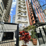 Apartamento Reformado com 1 dormitório, 1 vaga de garagem em Santa Cecília.