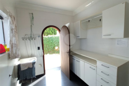 Casa térrea no Condomínio Faber I.