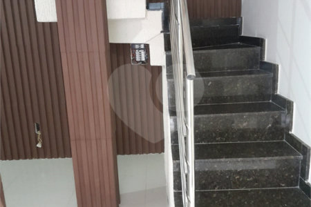 Sobrado á venda, com 03 Dormitórios, em Ibaté.