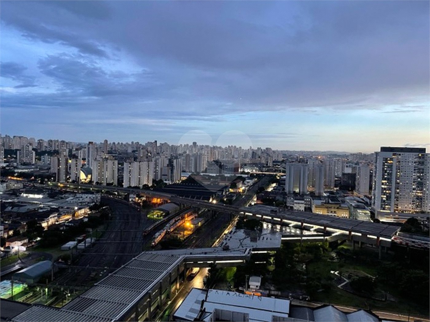 Magnífica Cobertura Penthouse à venda no condomínio Piscine Resort.