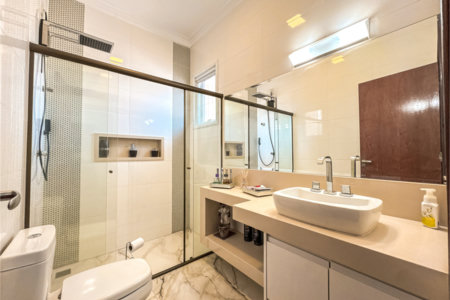 Sobrado à venda em Itupeva – 421,80 m² de terreno – 254,28 m² de área construída – 3 dormitórios – 4 banheiros – 4 vagas de garagem