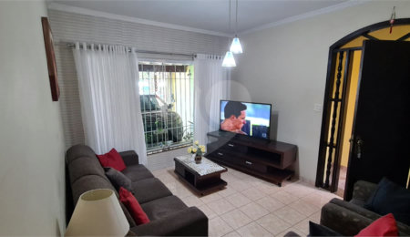Casa à venda com 3 quartos, sendo 1 suíte,  em Vila Oliveira, Mogi das Cruzes, SP