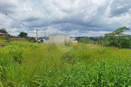 Terreno à venda com 1 suíte em Pinheirinho, Vinhedo, SP