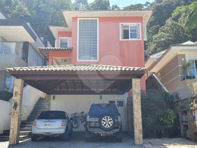 Casa à venda com 3 quartos, sendo 2 suítes,  no condomínio Cond Jardim Itatinga, São Paulo - SP