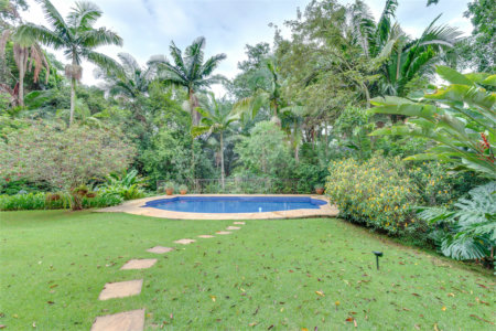 Casa à venda com 4 suítes no condomínio Chácara Flora, São Paulo - SP