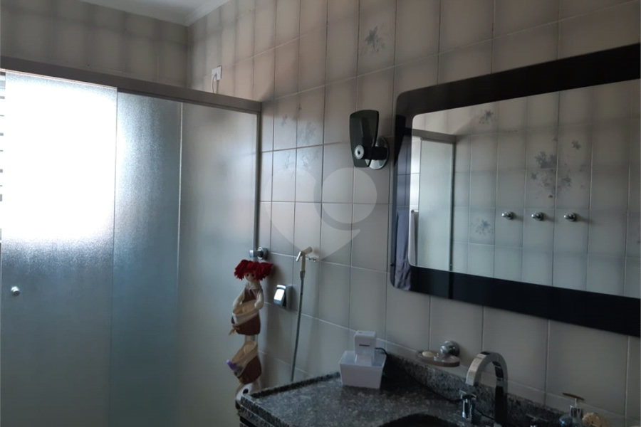 Sobrado à venda com 3 quartos, sendo 1 suíte, em Vila Romero, São Paulo, SP