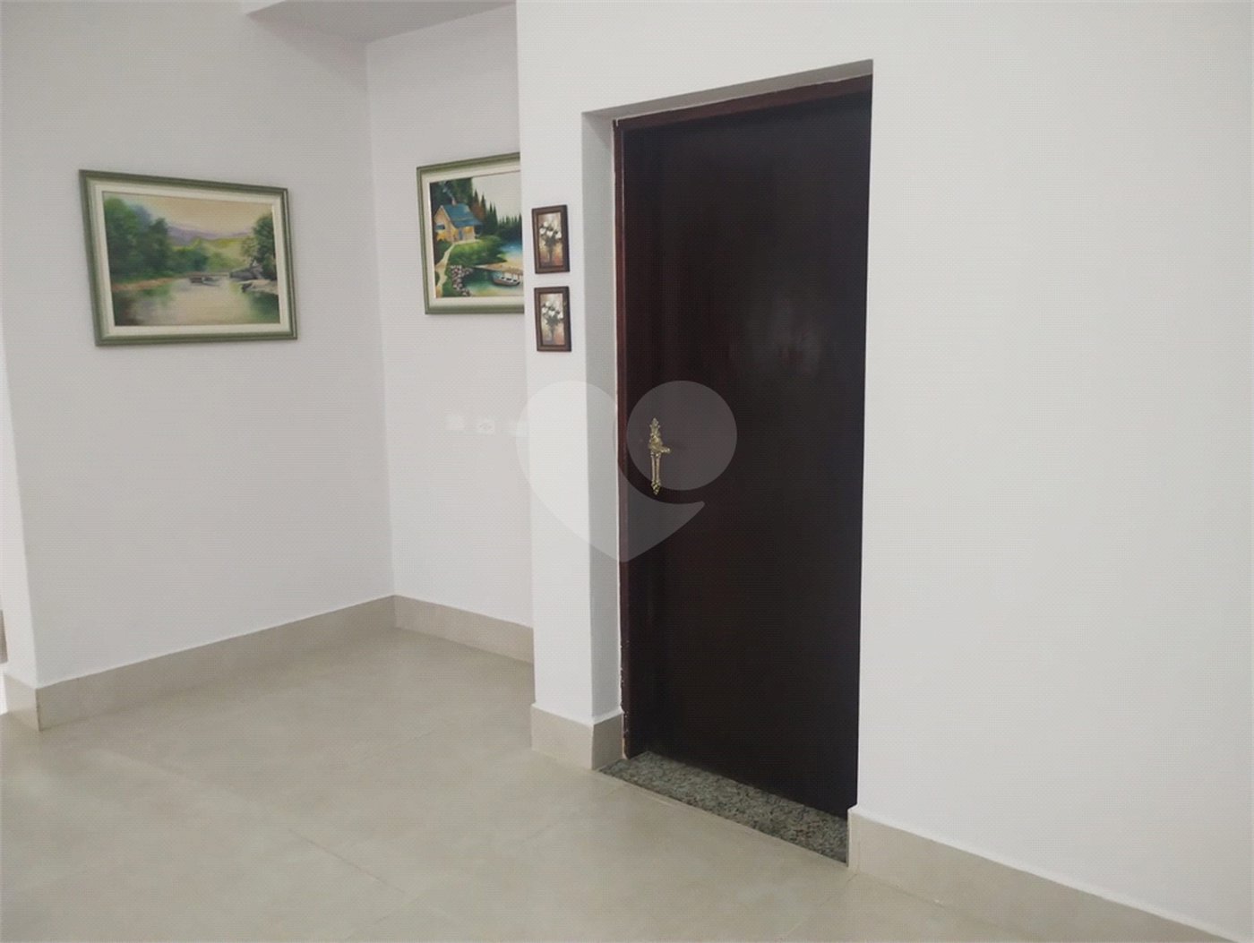 Casa à venda com 5 quartos, sendo 4 suítes, no condomínio Chácaras Flórida, Itu - SP