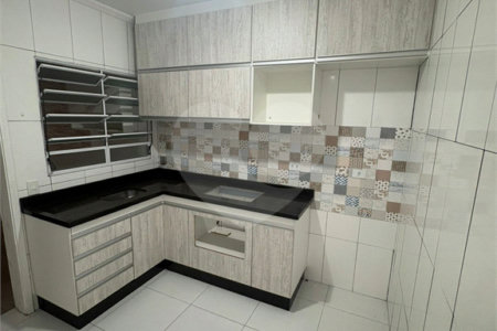 Casa à venda com 2 quartos no condomínio Carvalho Lagares, Poá - SP
