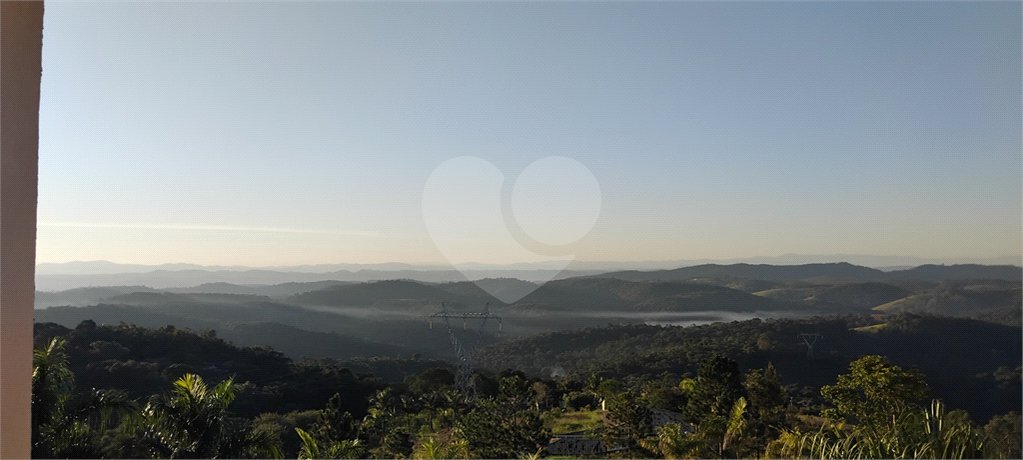 Chácara à venda com 3 quartos, sendo 1 suíte,  em Botujuru, Mogi das Cruzes, SP