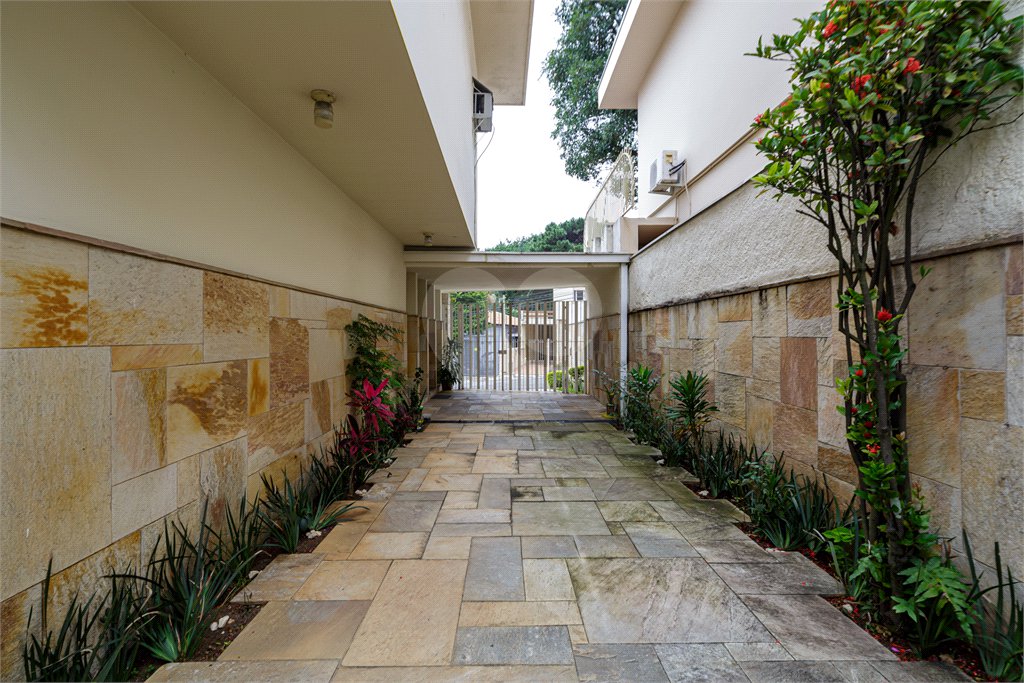 Casa de Vila para alugar com 4 quartos, sendo 1 suíte, em Granja Julieta, São Paulo, SP