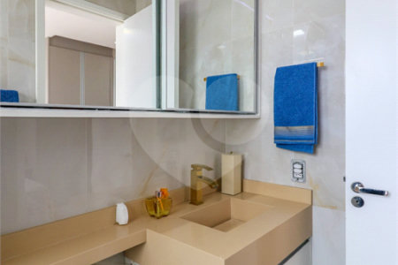 Apartamento à venda com 3 quartos, sendo 1 suíte, em Santo Amaro, São Paulo, SP