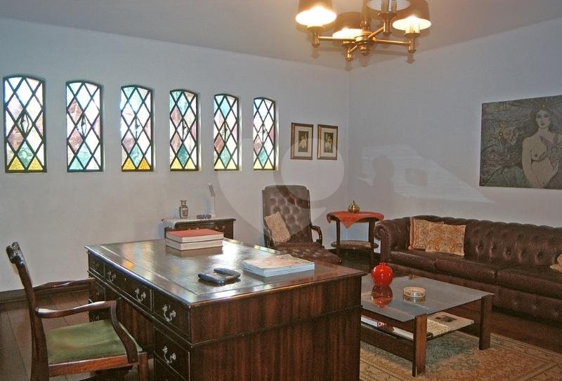 Casa à venda com 5 quartos, sendo 4 suítes, em Alto da Boa Vista, São Paulo, SP