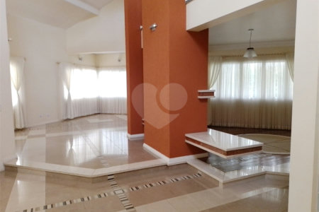 Casa à venda com 4 quartos, sendo 2 suítes,  em Vila Santista, Atibaia, SP
