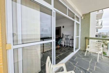 Apartamento com 4 dormitórios à venda, 150 m² por R$ 1.200.000,00 - Praia das Pitangueiras - Guarujá/SP