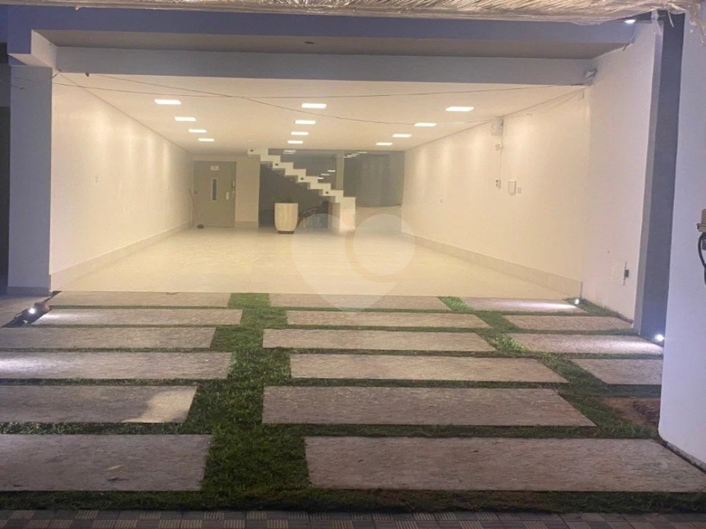 Sobrado novo , com 230m² , 3 suítes , 4 vagas de garagem , à venda no Jardim Bela Vista , em Santo André.