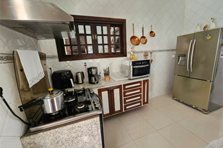 Casa em condomínio à venda com 4 quartos, sendo 1 suíte, em Caravelas, Armação dos Búzios, RJ