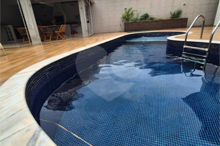 Sobrado à venda ou para alugar com 3 suítes em Villaggio Capríccio, Louveira, SP
