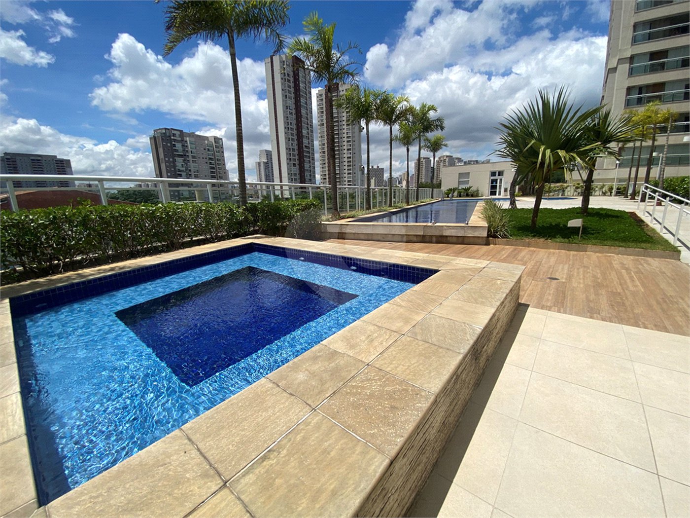 Apartamento à venda com 3 suítes em Barra Funda, São Paulo, SP