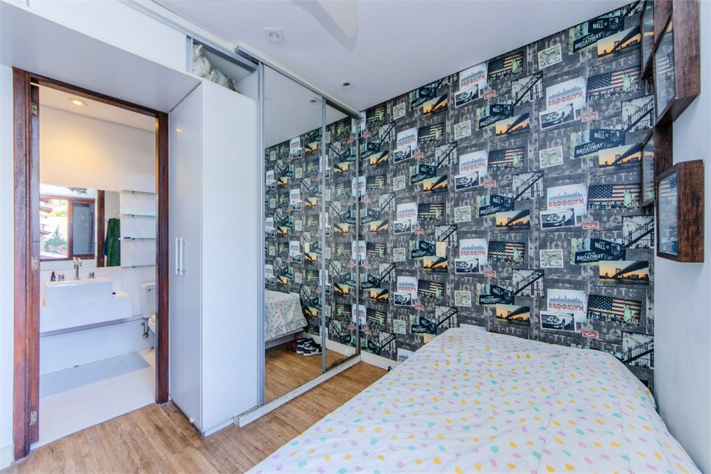 Casa à venda ou para alugar com 4 quartos, sendo 3 suítes,  no condomínio Da Serra, São Paulo - SP