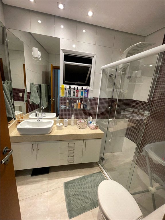 Casa à venda com 3 quartos, sendo 1 suíte,  no condomínio Villagio Campo Grande, São Paulo - SP